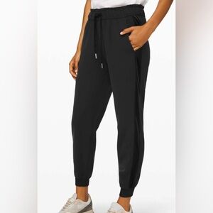 Lululemon on the fly pants